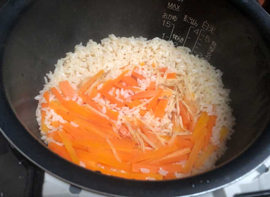 人参生姜ごはんの炊き上がり