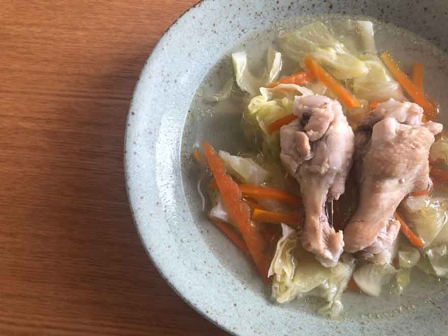 米沢郷牧場の鶏肉手羽元で作る　だしを味わう極上スープ