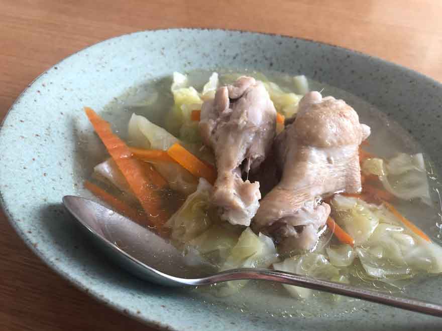 だしを味わう極上スープ（米沢郷の鶏肉　手羽元）